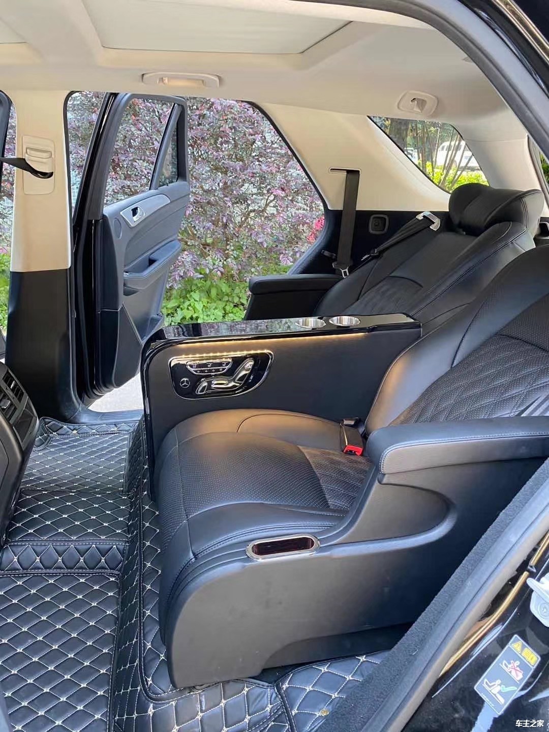 奔驰gle改装航空座椅内饰1