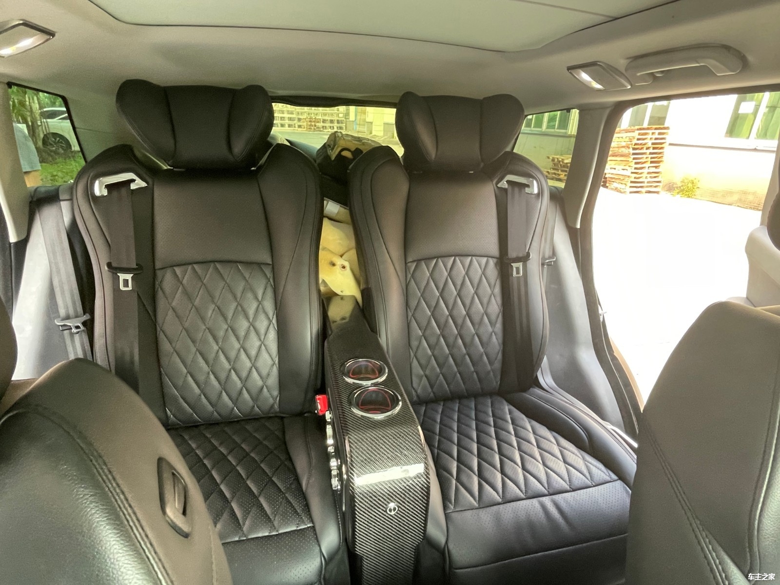 路虎揽胜运动改装航空座椅 升级内饰案例