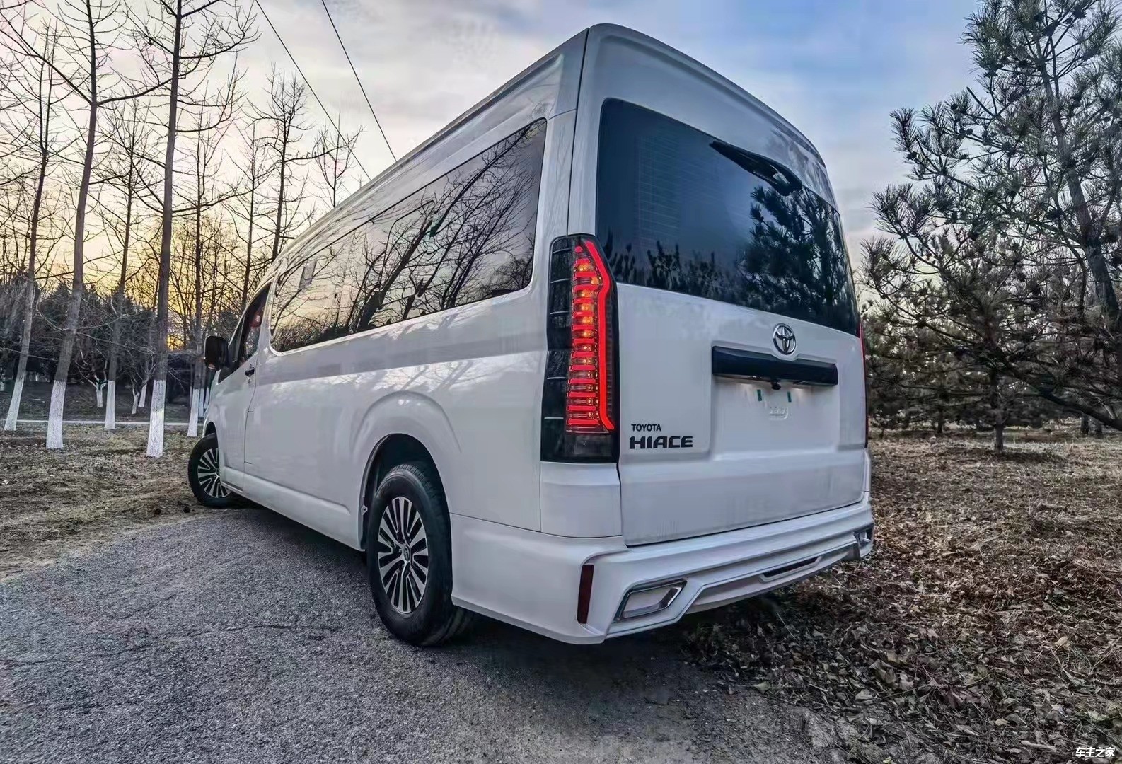 原装进口9座蓝牌c照出行首选丰田海狮直降三万