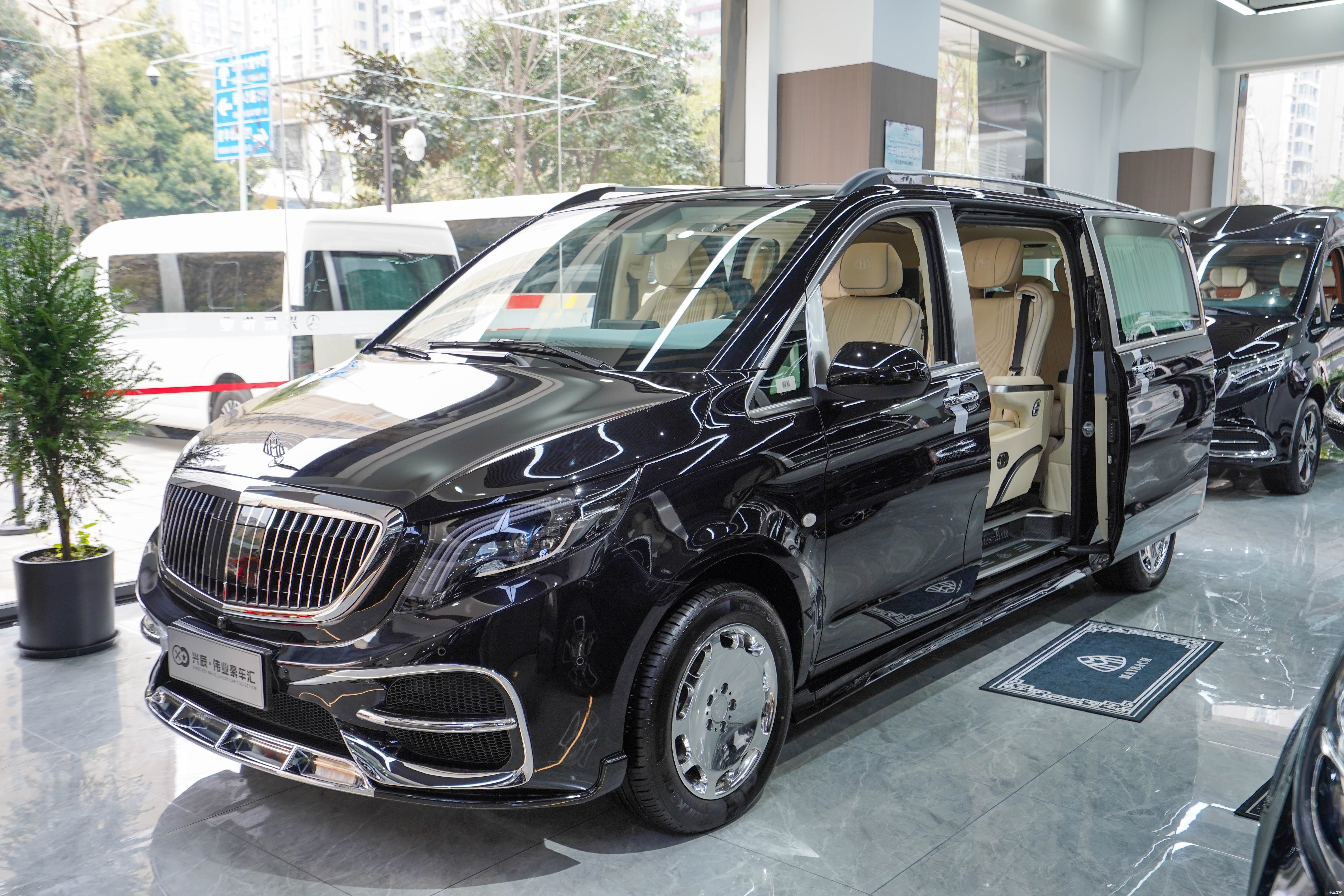 什么车型陪你鹏程万里让这款奔驰威霆带你走天下