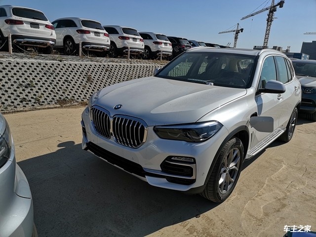 2020款宝马x5插电混动配置介绍天津港有现车