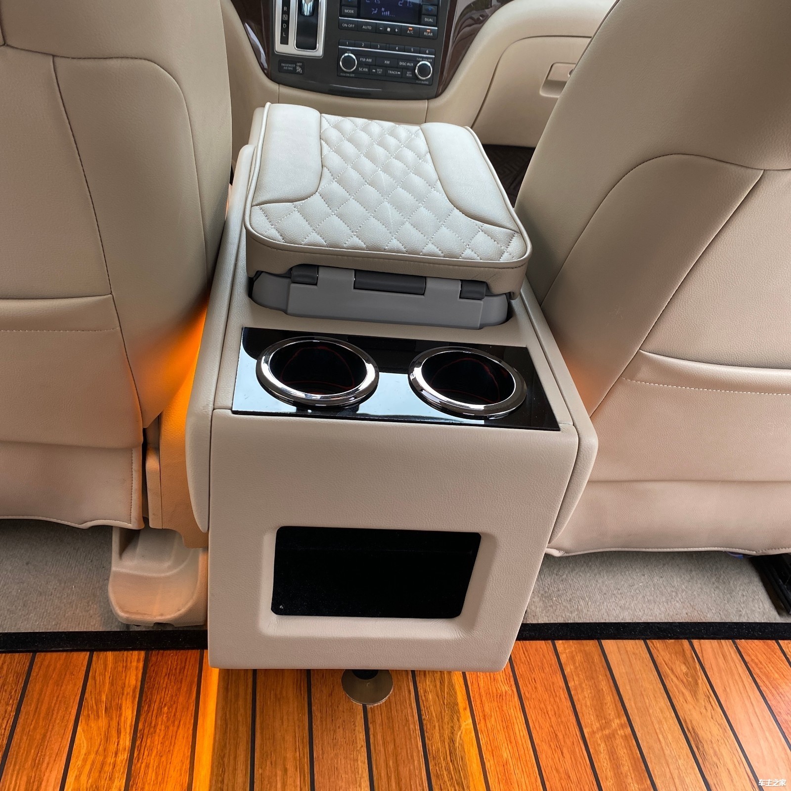 日产尼桑贵士改装航空座椅及内饰翻新1