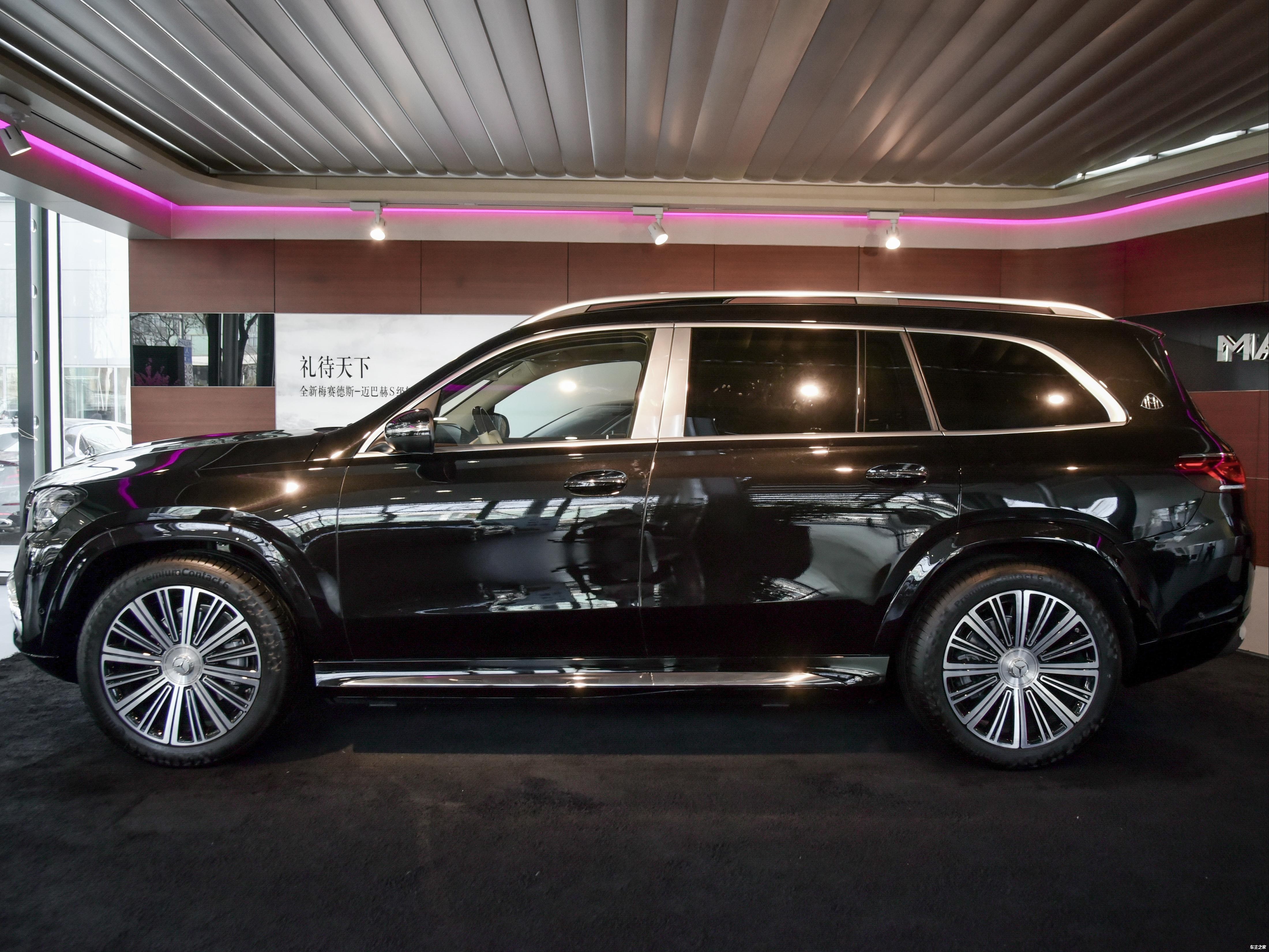 奔驰最大的suv7座大空间豪华质感不错实拍迈巴赫gls