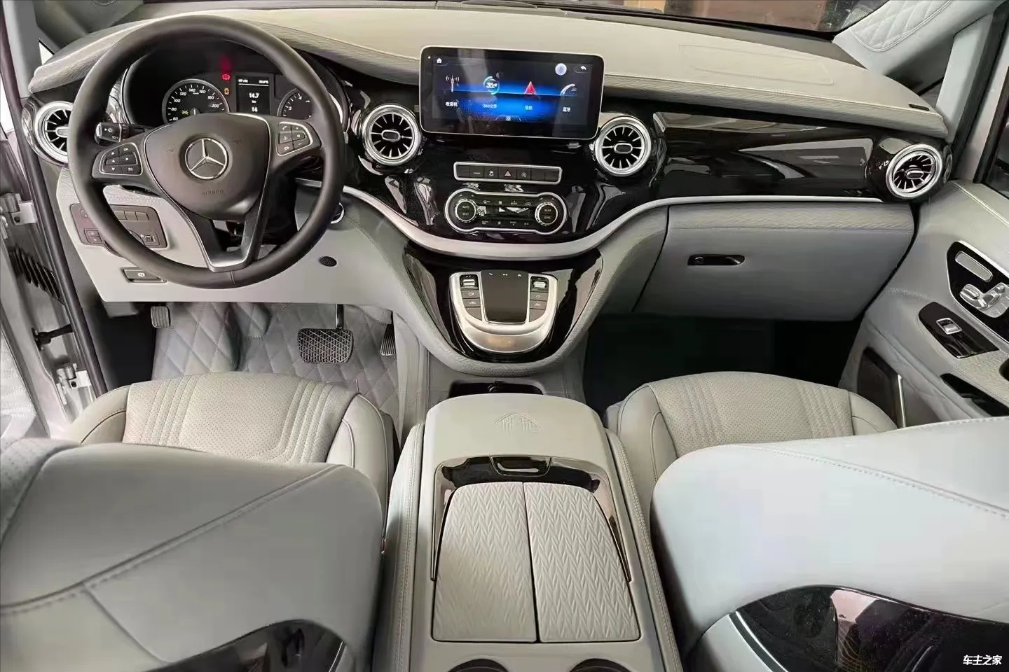 奔驰威霆全新的魅力体验双拼典藏版