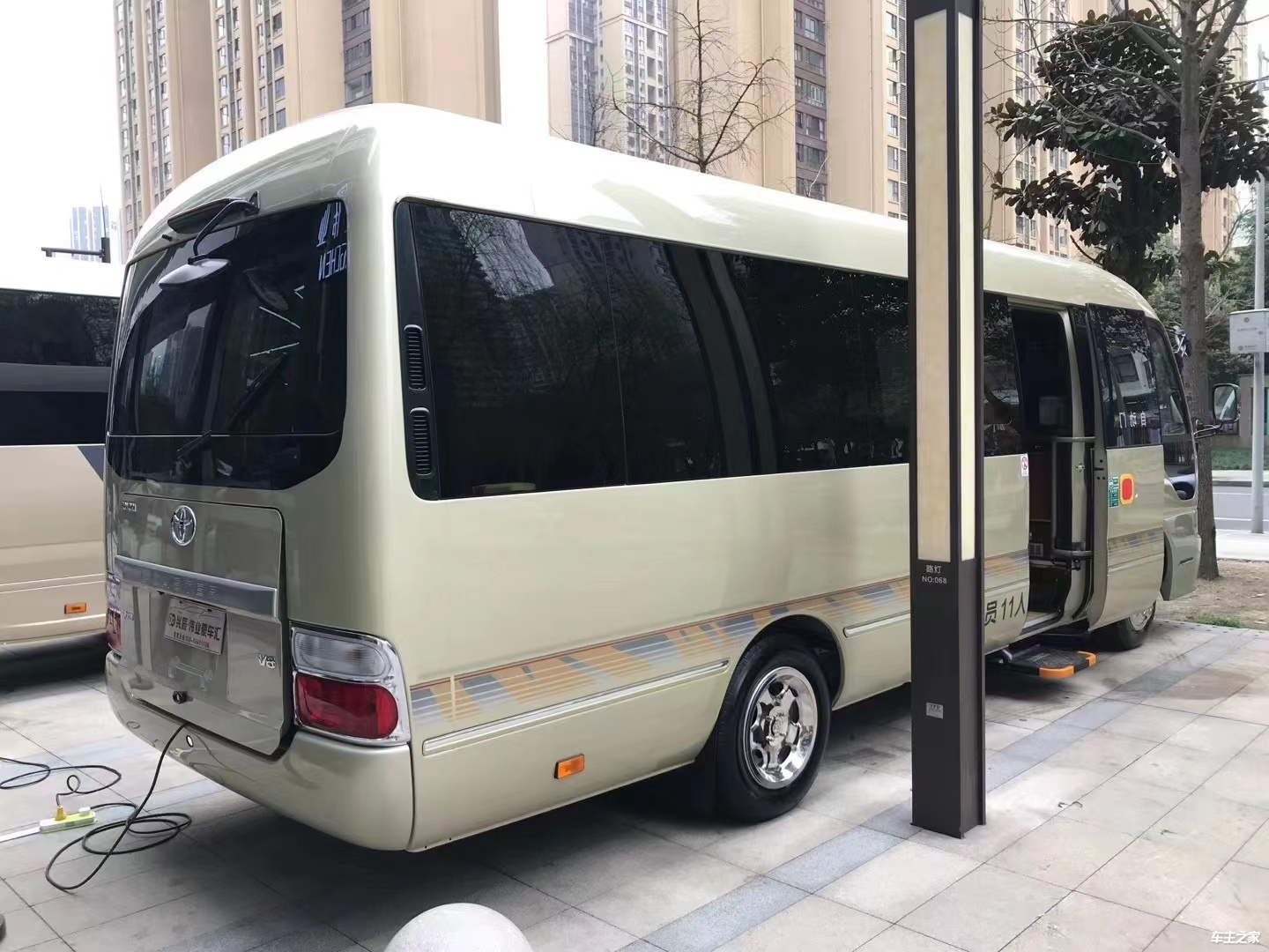 豐田考斯特的高端商務車