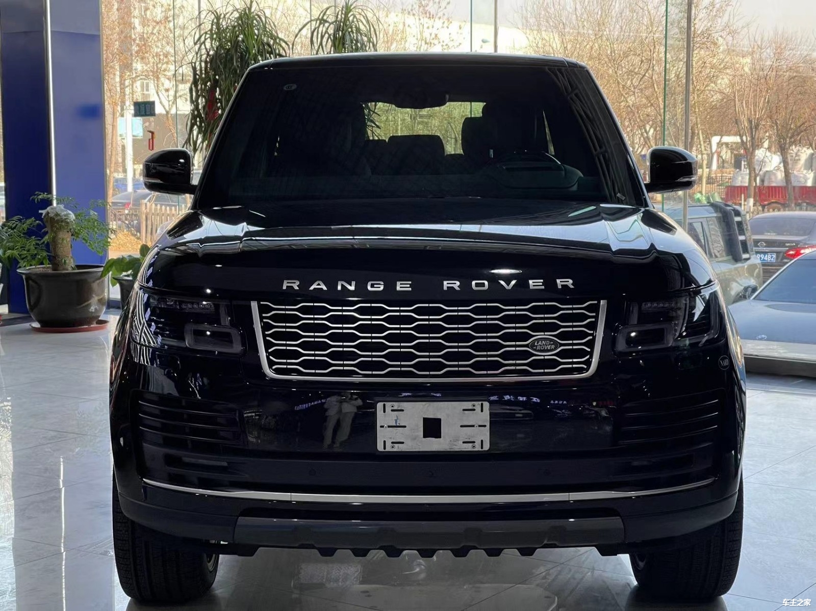 22款路虎揽胜标轴现车报价113万行情价格起售