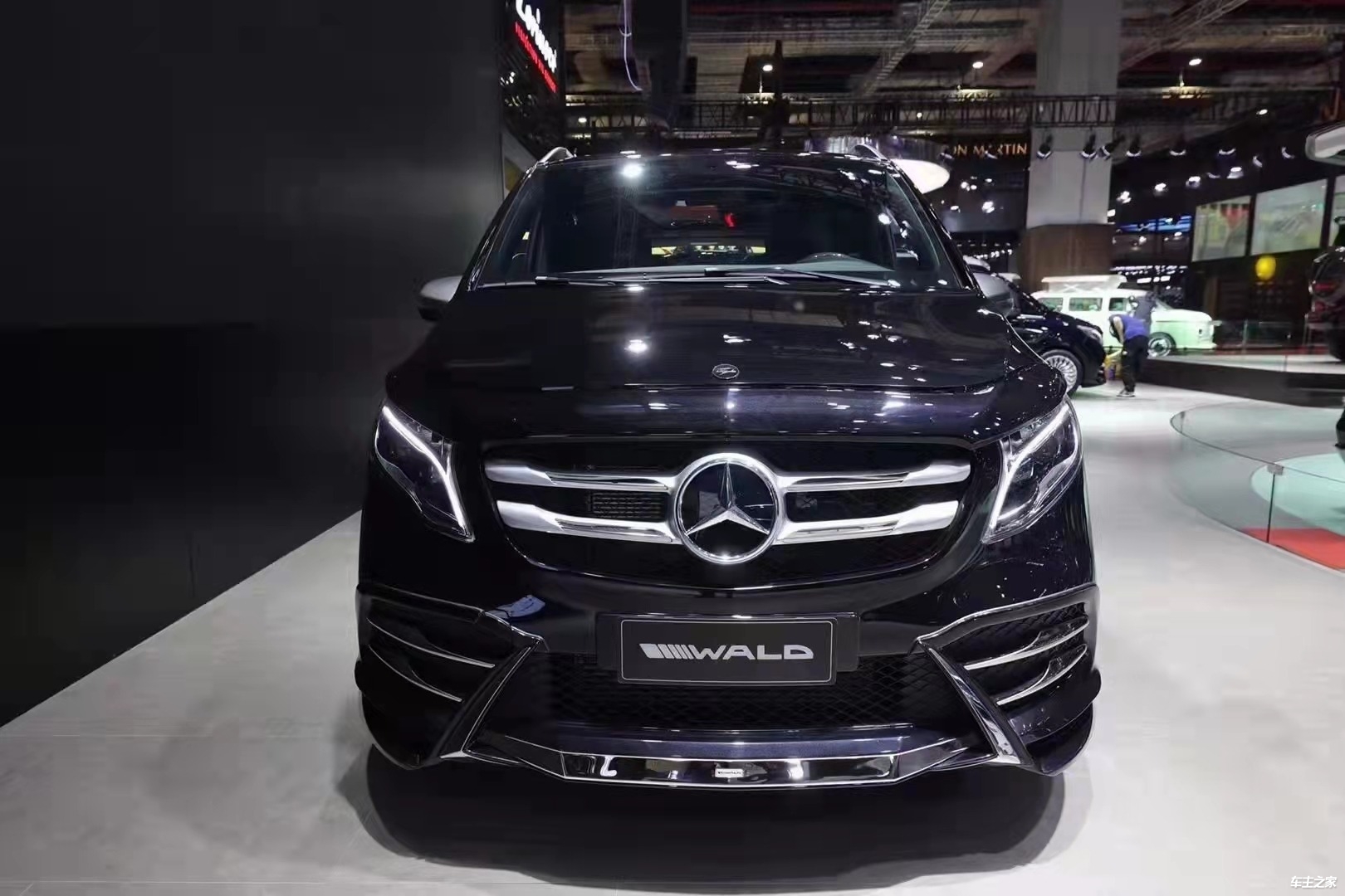 奔驰v260wald版商务车界的天花板订车享5万现金优惠