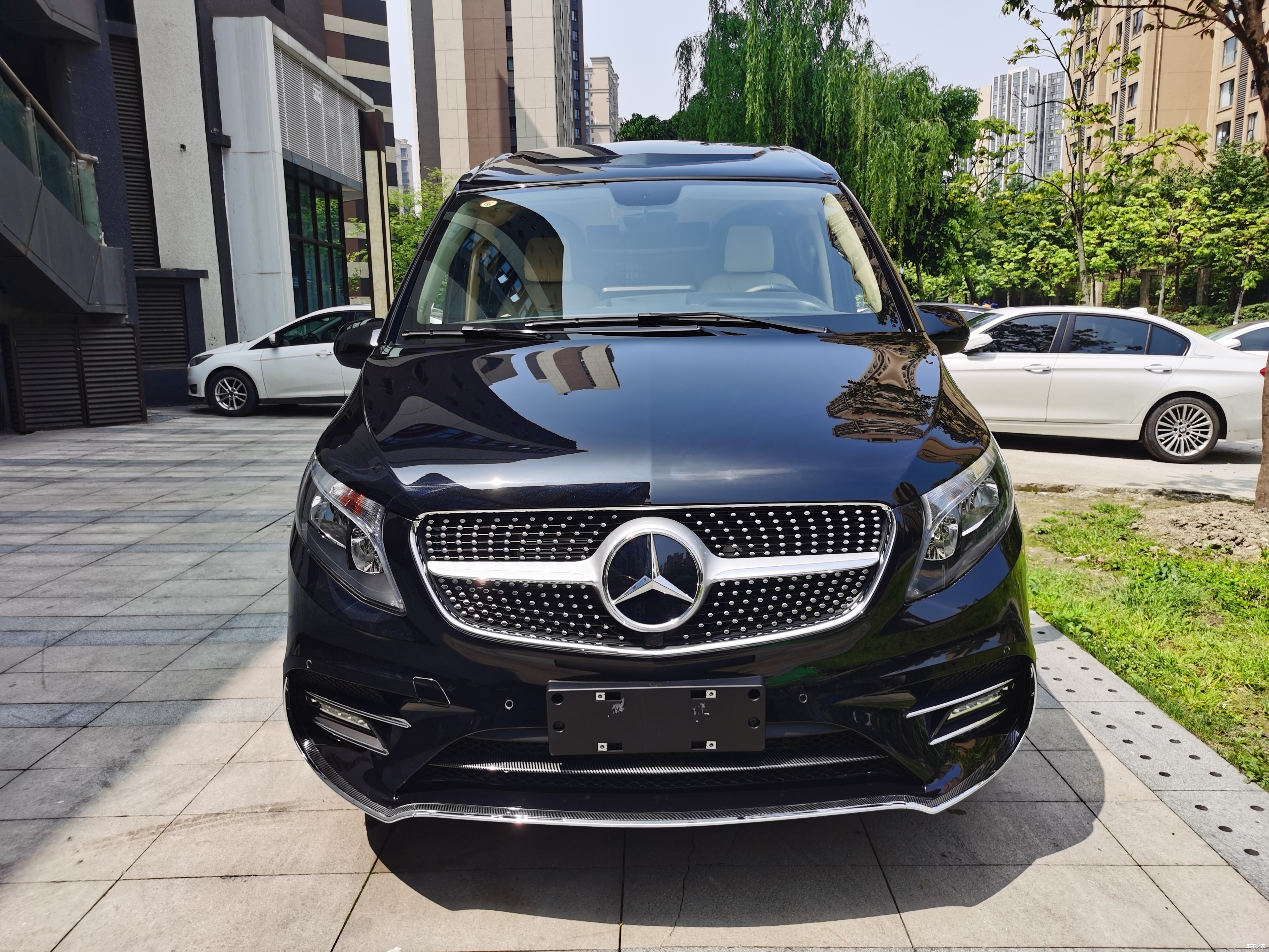 奔驰威霆高顶定制七座豪华mpv,落地70来万定制商务车,现车可提|优惠