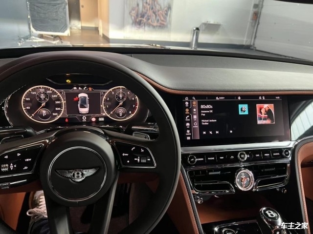 22款宾利飞驰内饰的部分上,中控台不论是从造型上还是设计的理念上都