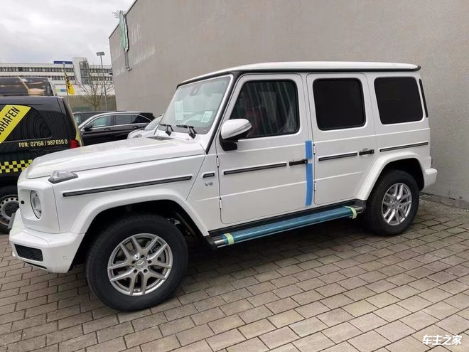 天津港奔驰大g现在落地多少钱