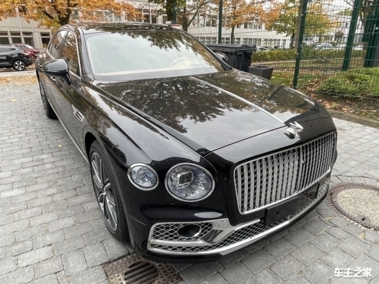 2022款宾利飞驰大幅度优惠280余万起售