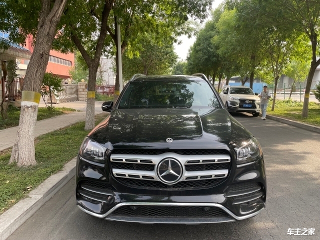 【图】2022款奔驰gls450西安展厅现车热销 现车最低报价多钱_西安优惠