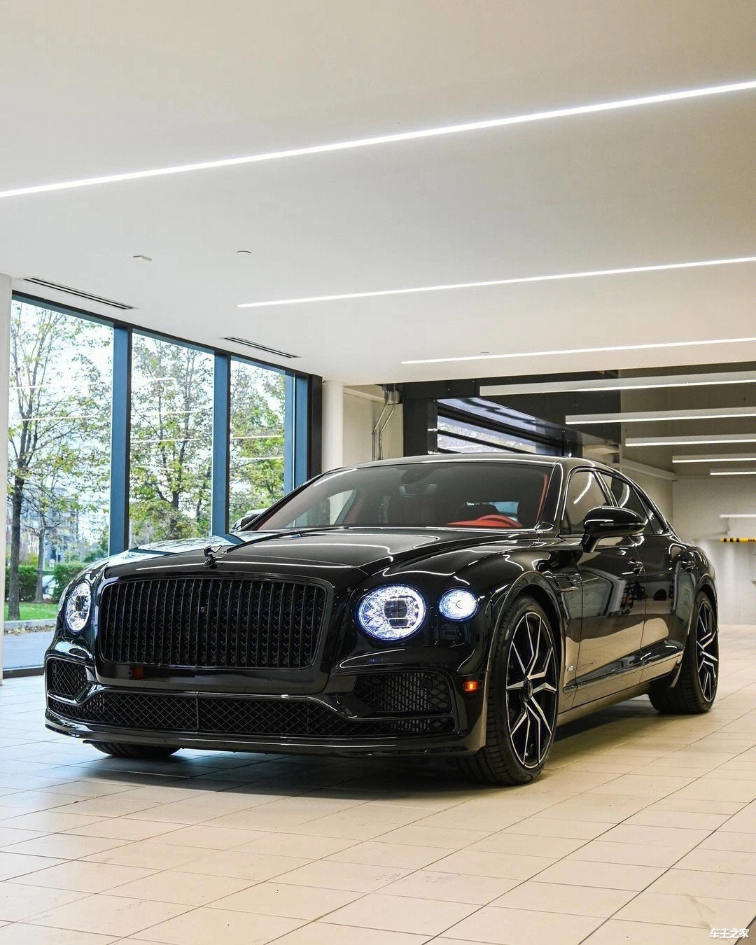 上海2022款宾利飞驰立标顶配特价现车可按揭 炫酷的豪华轿车_车商活动