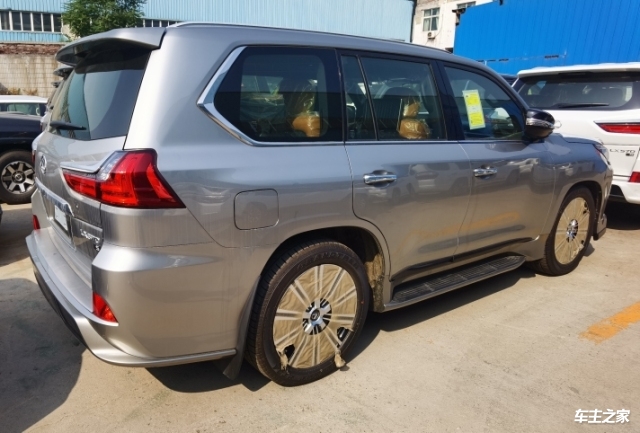 全新雷克萨斯lx570中东版西安现车最低报价行情