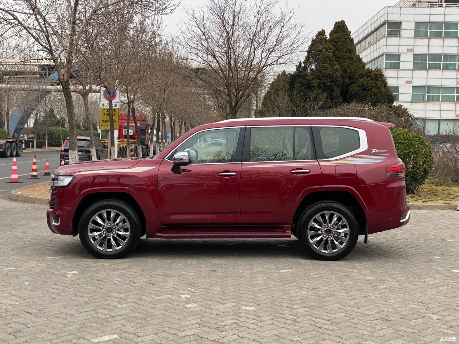 全新丰田陆地巡洋舰35t到港即将交车先订先提车