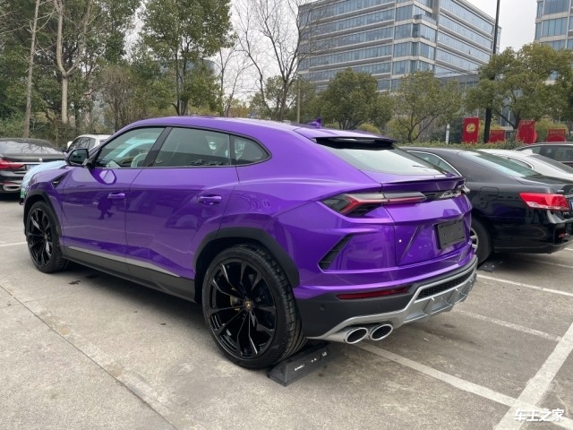 兰博基尼越野suv速度之王就是它最靓的颜色