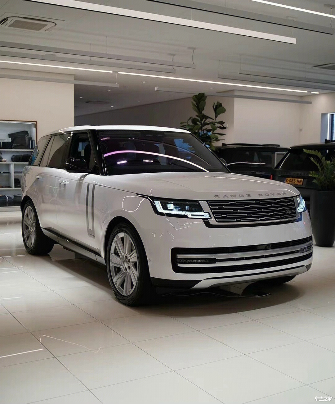 23款路虎揽胜行政平行进口钜惠来袭特价可预订