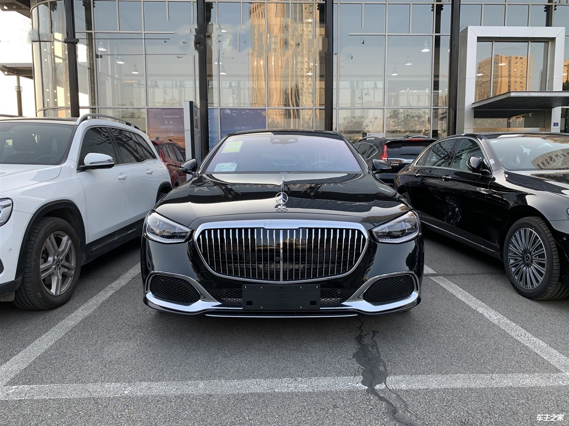 奔驰迈巴赫s580现车最低加价多少钱大佬出现必备座驾