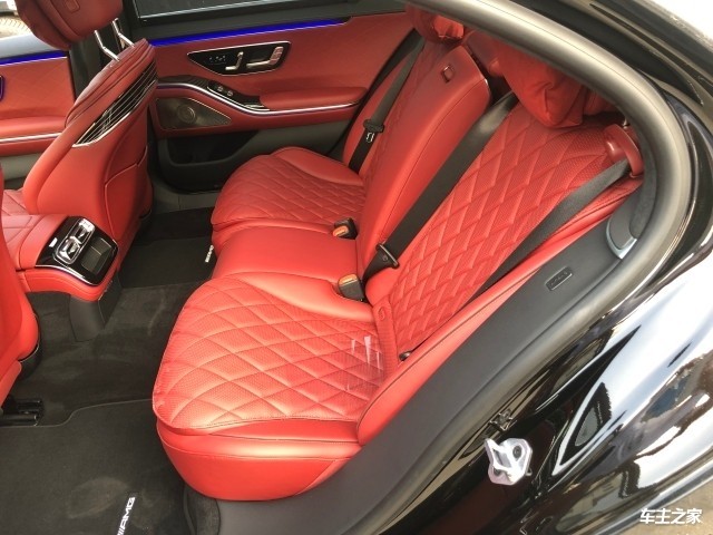 【图】新款奔驰s500红色菱格内饰座椅港口特价 可以说是s级里的天花板