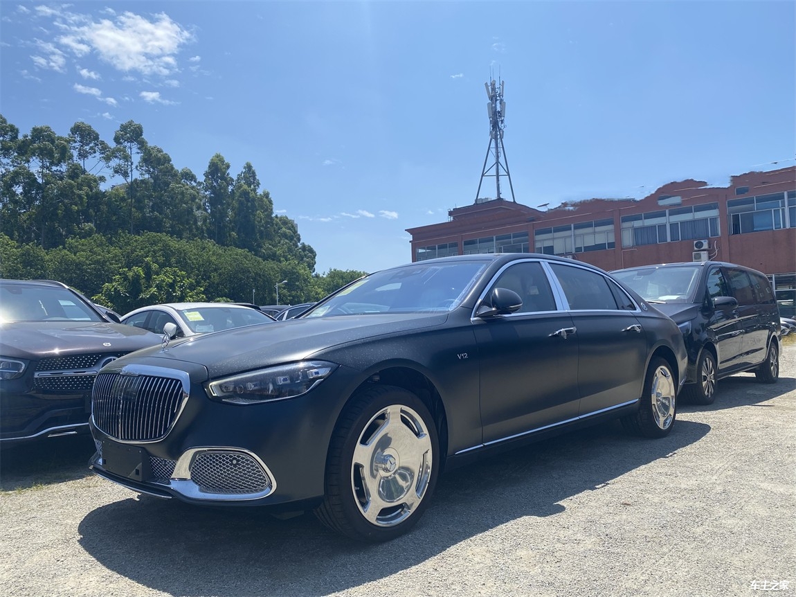 奔驰迈巴赫s680最低加价多少钱及落地价展厅现车当天可提走