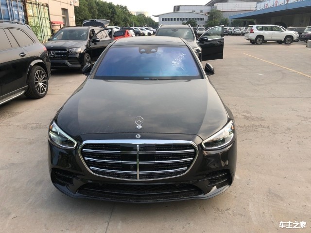 【图】新款奔驰s500红色菱格内饰座椅港口特价 可以说是s级里的天花板