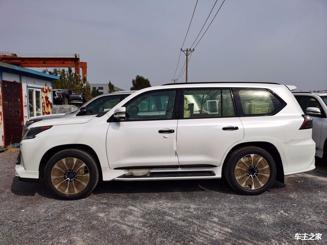 2021款雷克萨斯lx570最后一代大57售全国中东最低192起