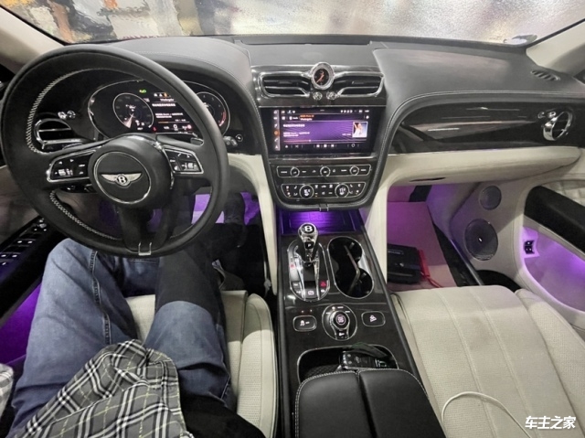 22款宾利添越40t最新报价优惠30万