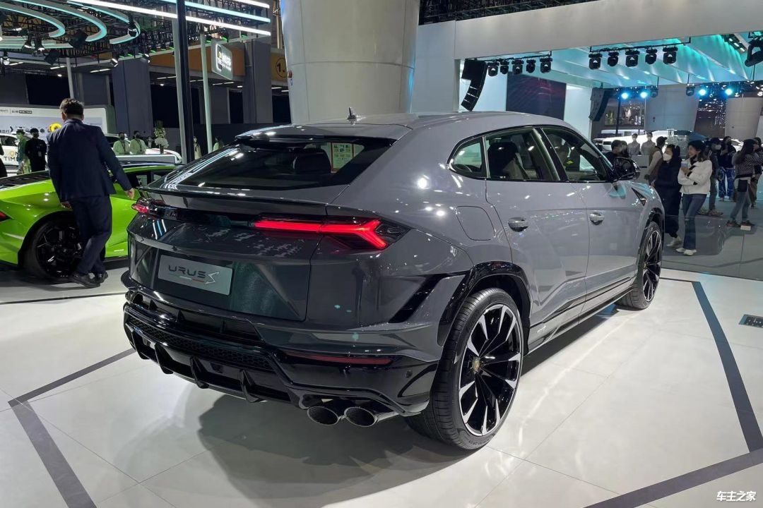 兰博基尼uruss亮相36秒破百297万元起售咆哮野牛suv