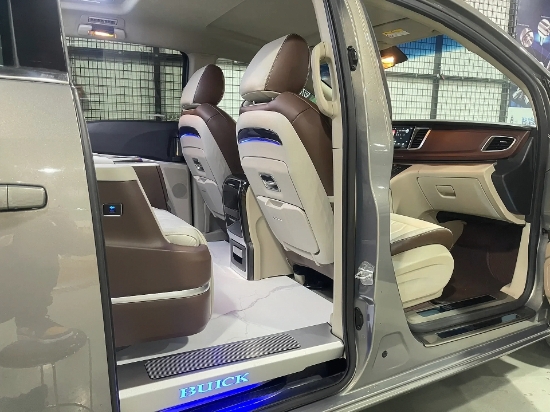 老款别克gl8内饰定制改装升级内饰翻新真皮包覆案例天津改装厂