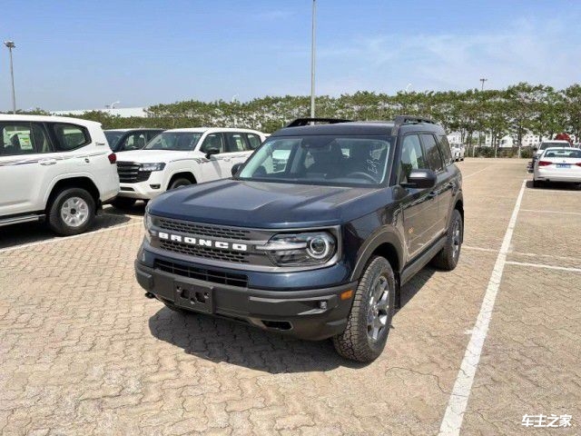 245马力,8速变速箱,4x4牵引,换挡拨片,发动机启停,越野道路校准悬架,7