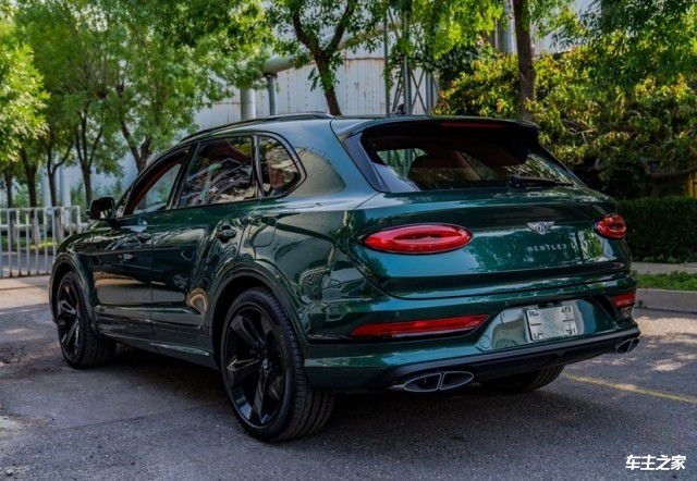 23款宾利添越展厅现车港口最新款报价这颜色也太帅了