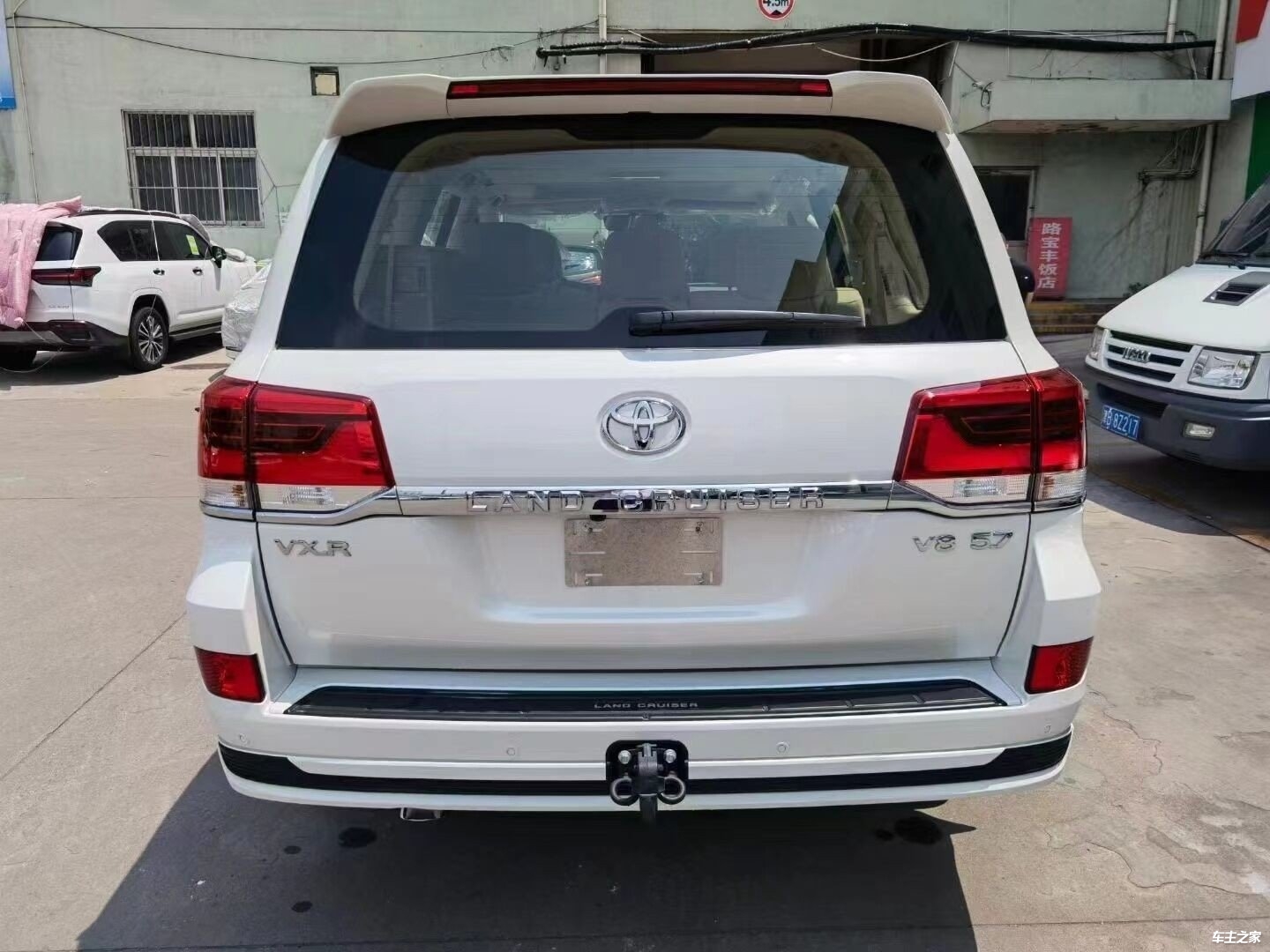 云南文山23款酷路泽5700vxr现车到店最新优惠价格