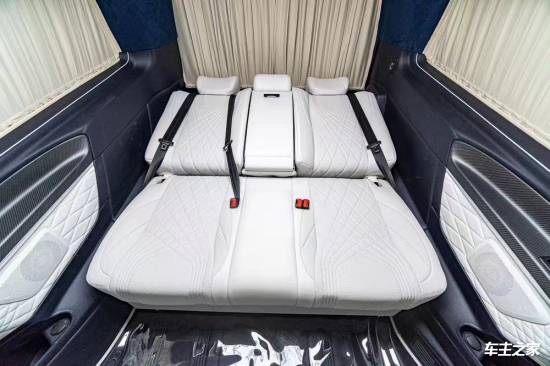 昆明奔驰v260l改装高顶商务车定制升级内饰奢华双色香槟金