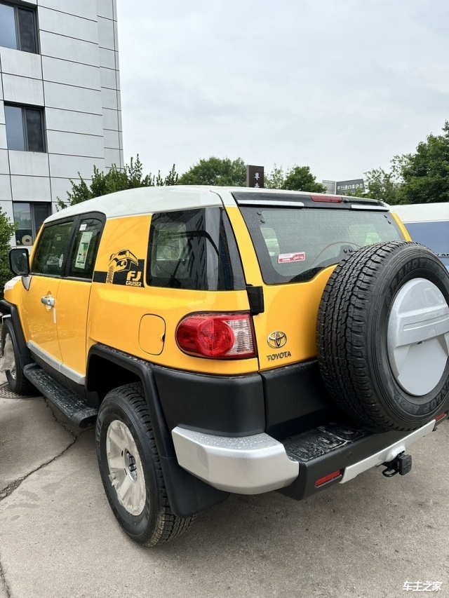 23款中东版丰田fj酷路泽西安50万