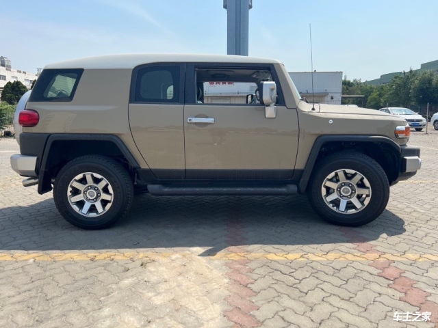 丰田酷路泽fj现车促销优惠直降8万裸车价格40多万起步可分期|优惠促销