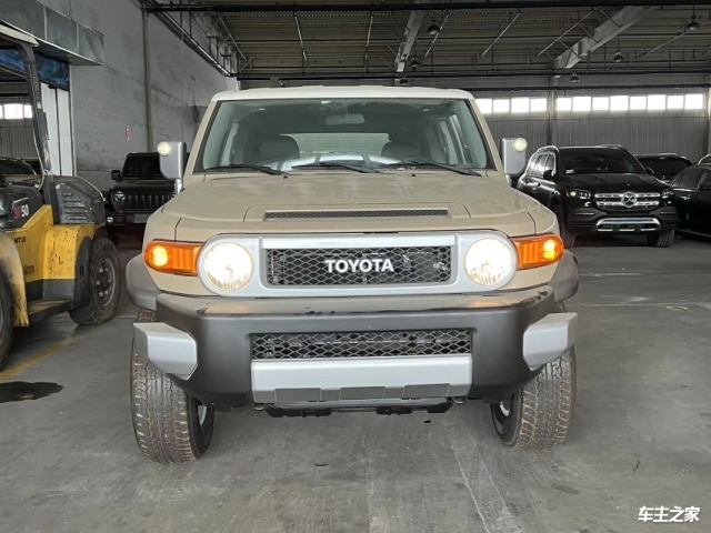 2023款中东版丰田酷路泽fj沙漠黄西安报价多钱|优惠促销 - 天宝轩名车