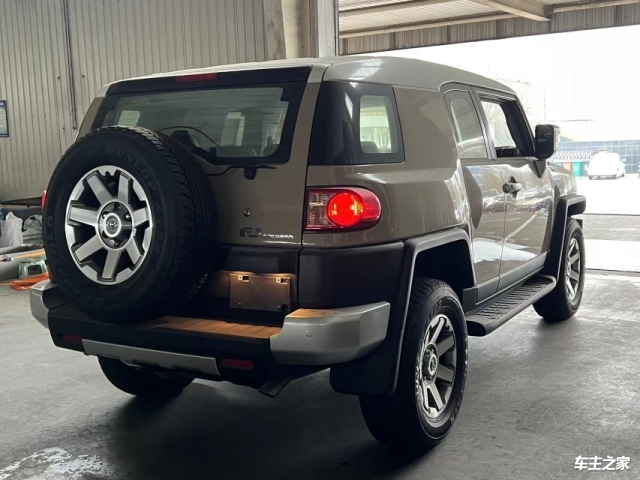 2023款中东版丰田酷路泽fj沙漠黄西安报价多钱|优惠促销 - 天宝轩名车