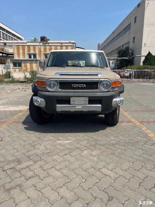 丰田酷路泽fj现车促销优惠直降8万裸车价格40多万起步可分期|优惠促销