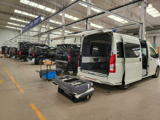 天津市商务车 房车外观内饰定制改装工厂地址 福特途睿欧改装案例