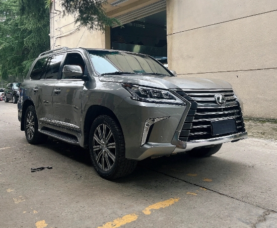 天津0815老款雷克萨斯lx570外观简改新款内饰改装翻新升级案例