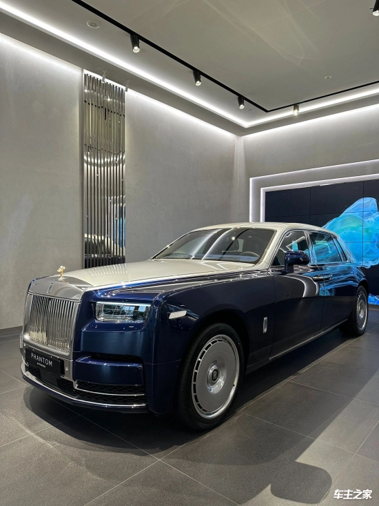 劳斯莱斯幻影加长版奢华和顶级品质完美结合