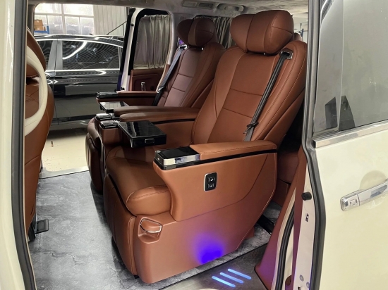 天津尼桑贵士商务外观内饰专业定制改装厂尼桑贵士内饰翻新升级