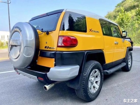 全球最强的硬派suv丰田酷路泽fj越野王者港口降价现车4x万起