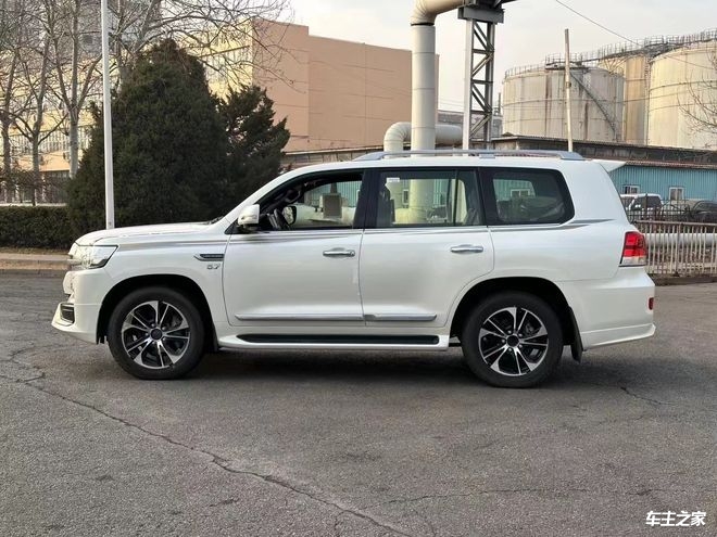 中东版丰田酷陆泽5700现车钜惠中全国可分期欢迎来电询价|车商动态