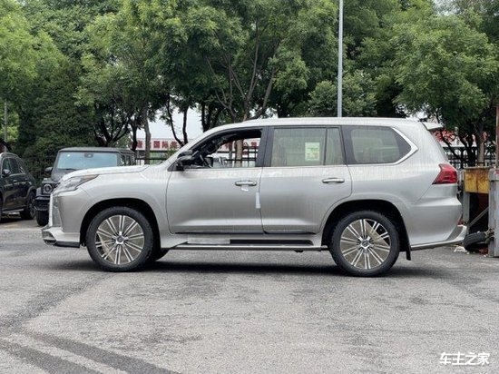 21款雷克萨斯lx570现车优惠全国可分期 年底价格优惠