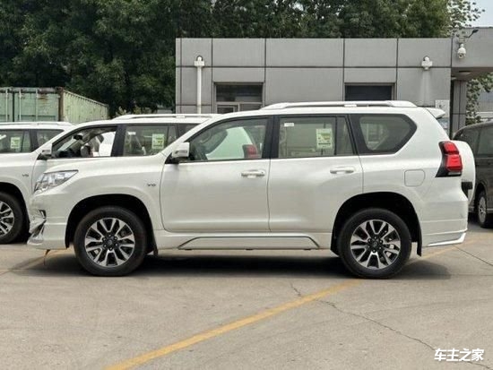 23款中东丰田霸道4000txl顶配现车68万起年底购车好时机