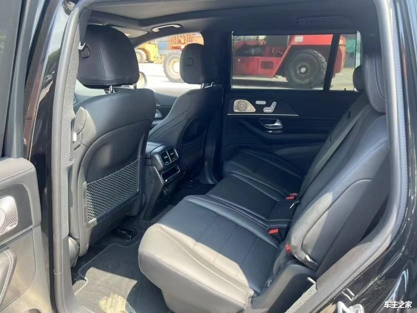 0t港口最新报价等你来提全新奔驰gls450 空间方面,它同样没令大家失望
