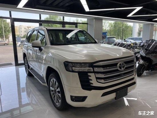 23款丰田酷路泽3300柴油版本港口现车起步价格88w全国可分期