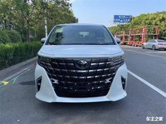 2024款丰田埃尔法商务车天津港现车售价