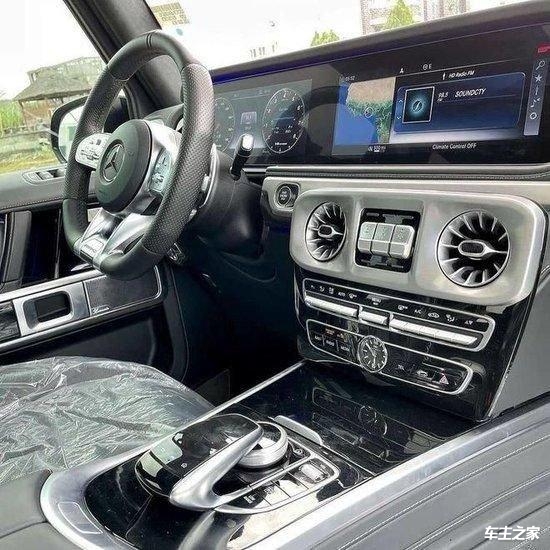 control悬架,amg专用变速器模式,宽屏驾驶舱,全新内饰,而标志性的amg